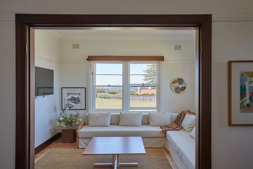 Cosy 3 Bedroom Cottage with Harbour Views - Image 1