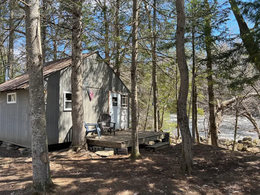 Grey Ghost Cabin - Image 1