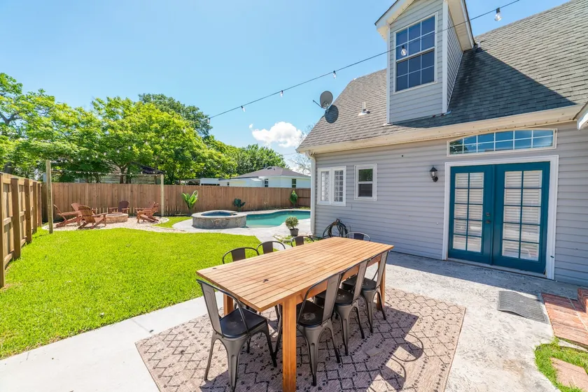 Gas Heated pool/Jacuzzi | bonfire| 2-Story cottage - Image 1