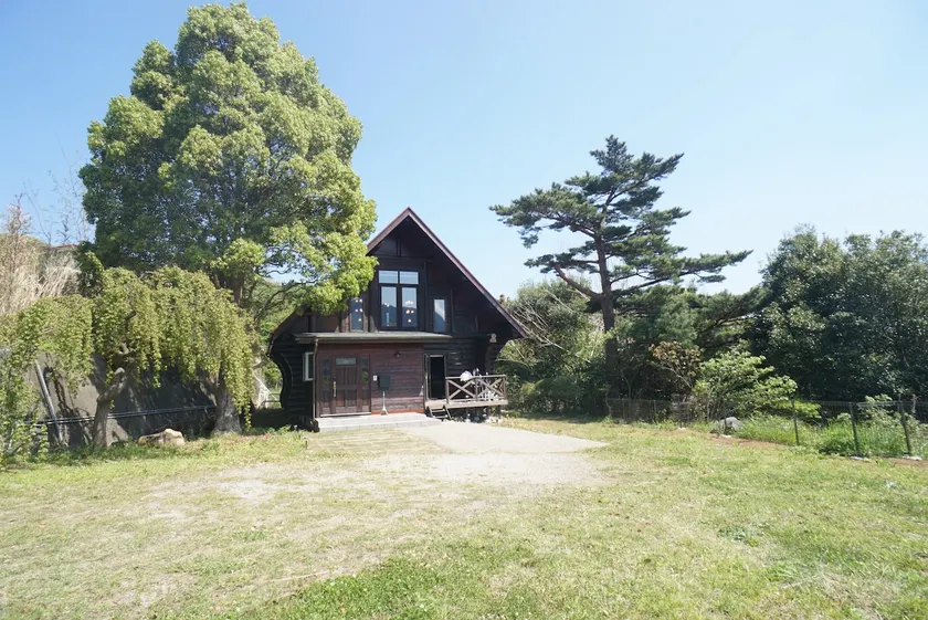 BIG Dog Run, Log House, Outdoor Bath. Open mountain view! - Image 1