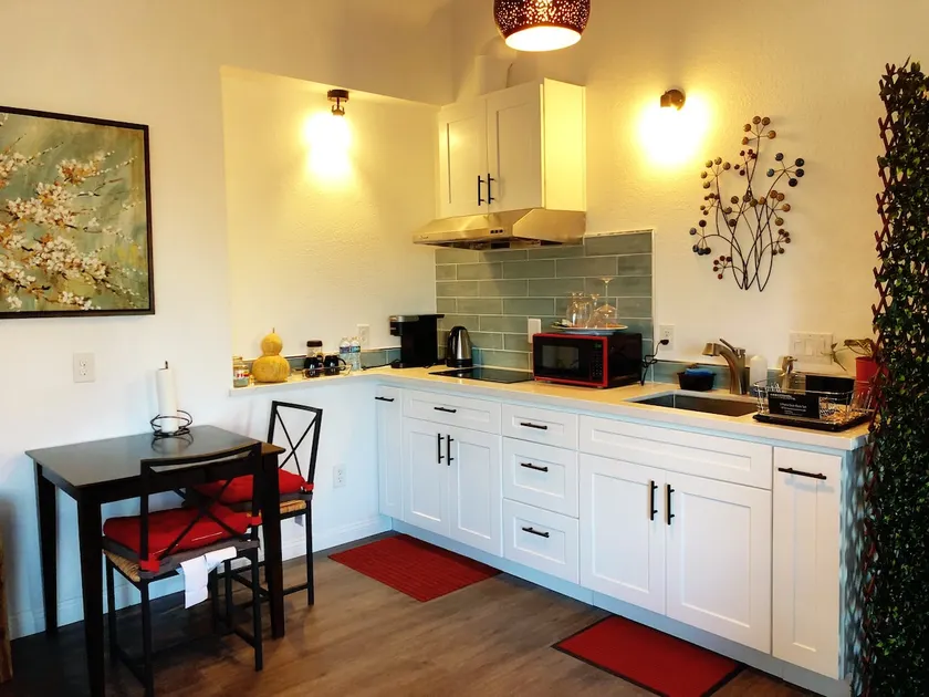 Entire/Private Guest house - Image 1