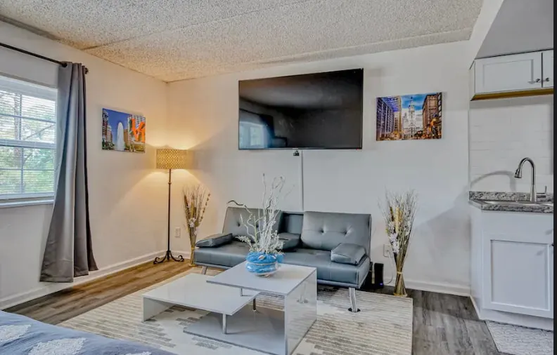 Exquisite Hidden Gem Cozy 1-Bedroom Condo - Image 1