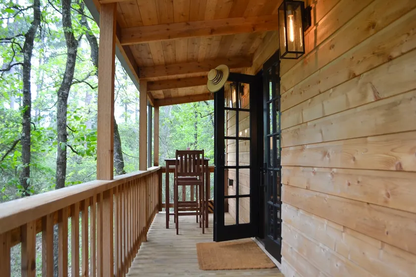 Texas Pines Luxury Cabin 20 Acres w/ Private Pond - Image 1