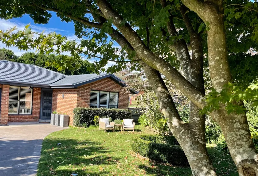 The Blue Cow: A Country Escape for Couples - Image 1