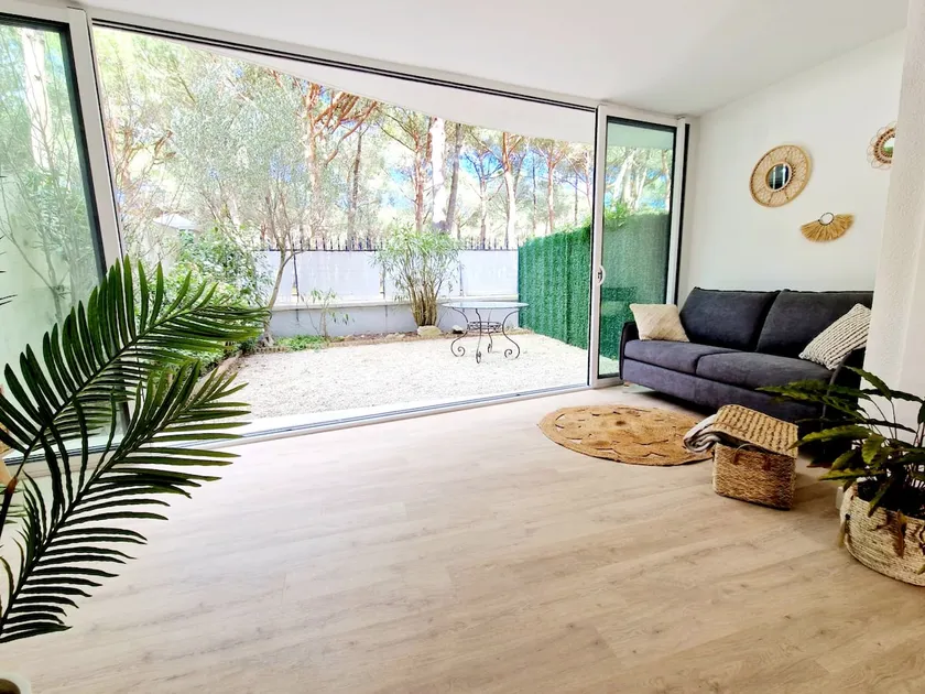 Garden + Parking, 3-minute walk to the beach - Image 1