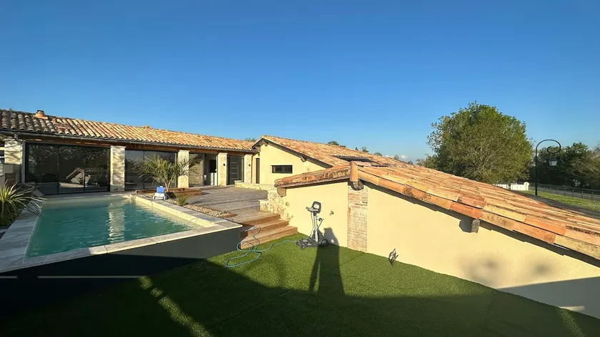 Charming house with pool - Image 1