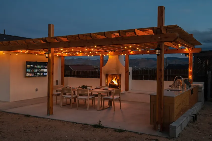 Reckless Frontier:Spa, Pool, Tavern, firepit, tubs - Image 1
