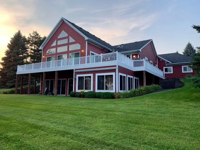 Gorgeous Chalet Lake Home! Pontoon included! - Image 1