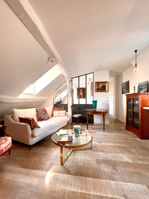The Saint Germain des Prés Gentry’s Pied a Terre ! - Image 1