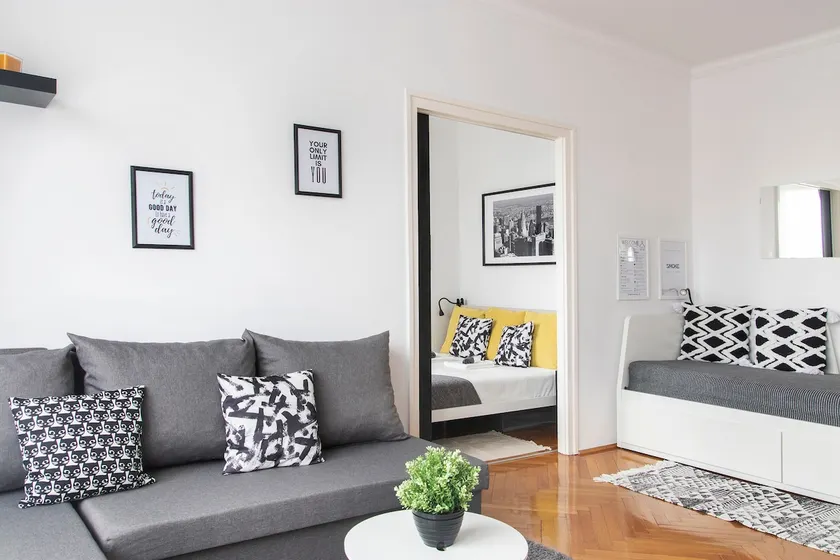 Bright & Cosy Pannonia Apartment - Self-Check-in - Image 1