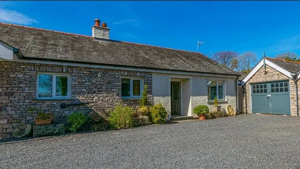 Two Acres- Spacious, delightful, pet free bungalow - Image 1