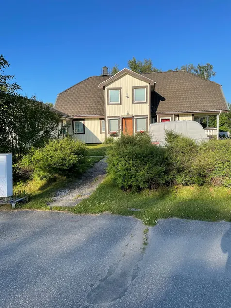Separate entrance, suite 4h+k Near Ikea. - Image 1