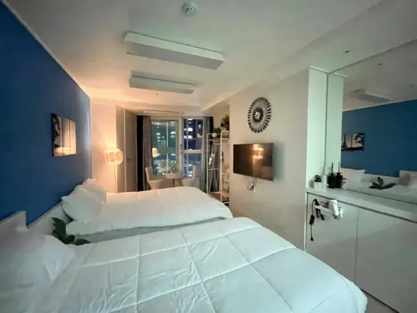 Star no. 11 #1 minute walk from Haeundae Beach #Near LCT #Cooking is allowed #Atmosphere - Image 1