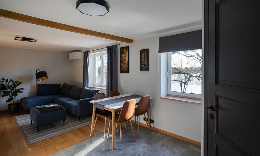 Cozy apartment by the river - Image 1