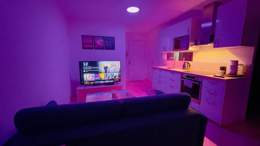 Nice 2-room apartment with all amenities. - Image 1