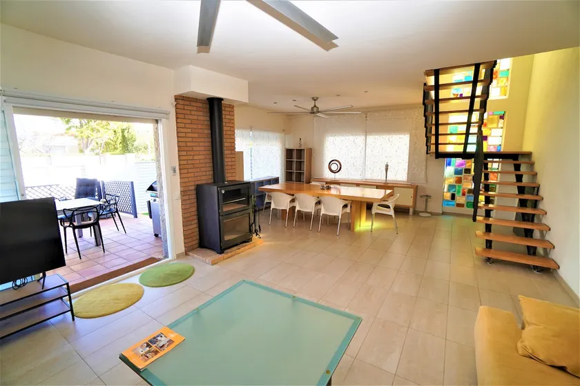 House 350 meters from the beach - Image 1