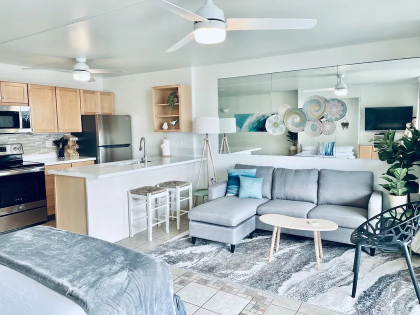 Next to Beach, Foods & Shops - Updated w/ View! - Image 1