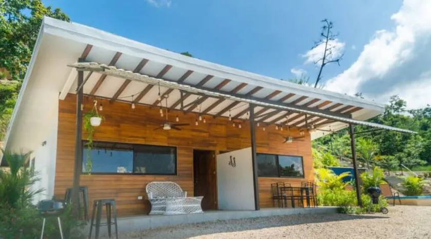 Perfect for 2 couples that want private space - Image 1