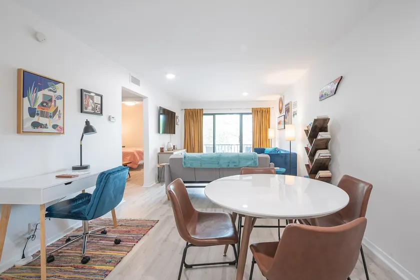 Memphis Themed Gtown Condo Close To Hospitals - Image 1