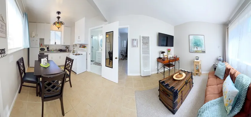 Cute and Moderate Stylish Cottage - Image 1