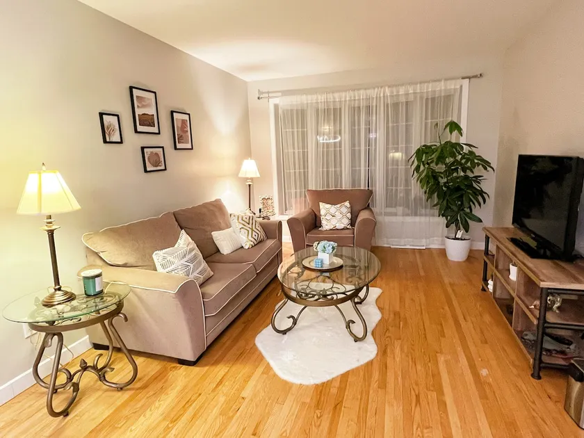 15mins-downtown, near Mail Champlain mall,quiet - Image 1
