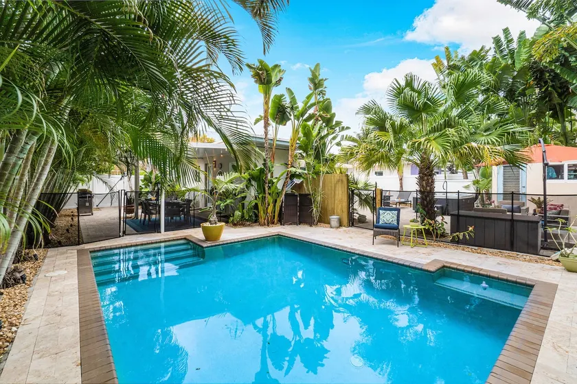 Tropical Heated Pool+Hot Tub! 1 Mile To Beach! - Image 1
