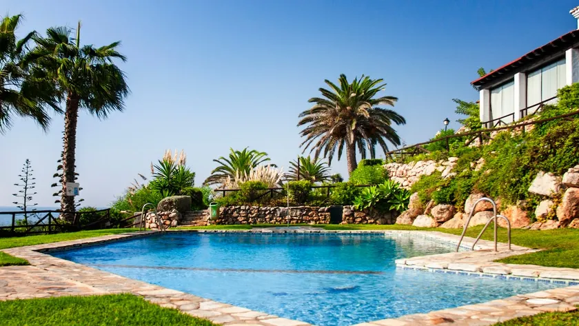 Beachfront BohoChic I 3BR Pool+Beach+Free Parking - Image 1