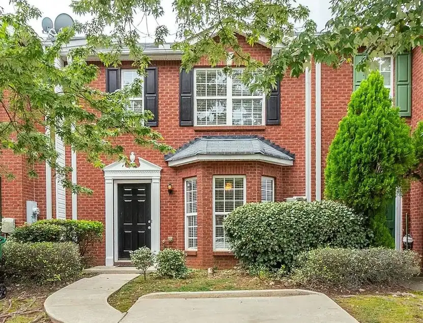 Townhome 5 beds 20 mins to Atlanta Large group % % - Image 1