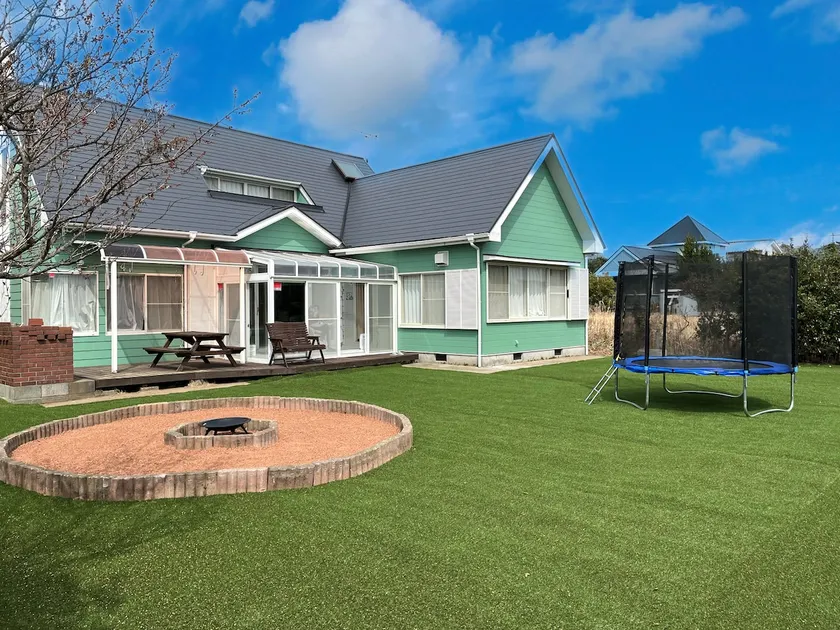2 mins to the beach ent/trampoline/bonfire/BBQ - Image 1