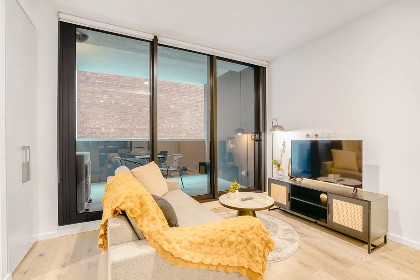 Penny Lane - 2BR Apt in the Heart of Moonee Ponds - Image 1
