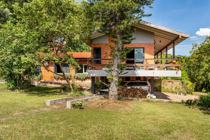 country house in green paradise - Image 1
