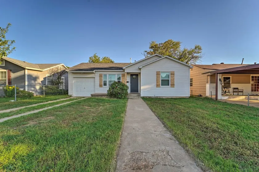 Clifton -2 BR, 1 BA - 6 min to TTU - Image 1