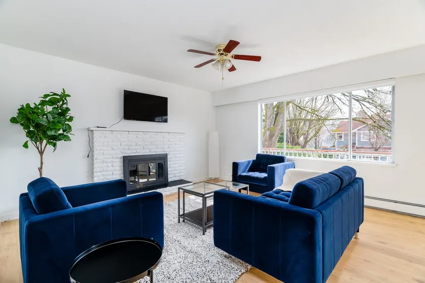 Refreshing Main St - Mount Pleasant 3Br Home - Image 1
