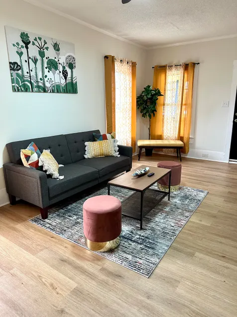 Beautiful Contemporary 2BDR - Image 1