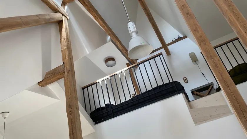 The Hidden Downtown Library Loft / central vintage - Image 1