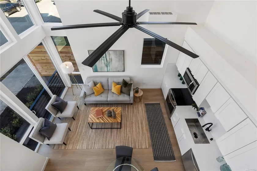King bed, rooftop deck, AC, EV charger, pets ok! - Image 1