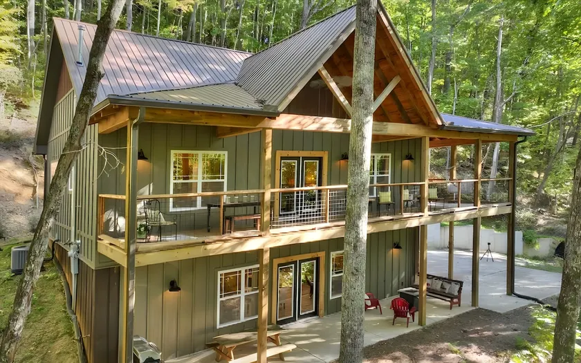 Blue Ridge Cabin: Arcade • Fire Pit • Pet Friendly - Image 1