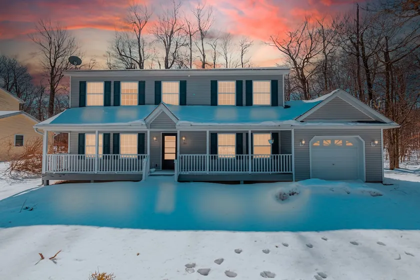 Poconos Resort ski hike lake boat camp tobyhanna - Image 1