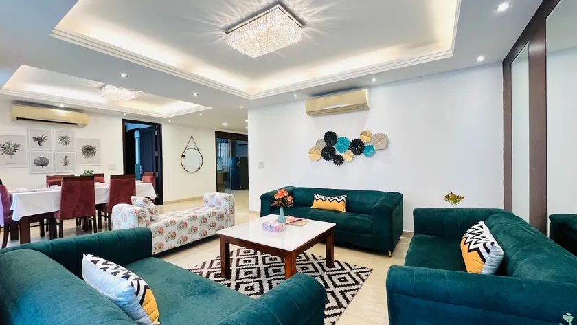 BluO 4BHK Safdarjung Enclave - Lift & Balcony - Image 1