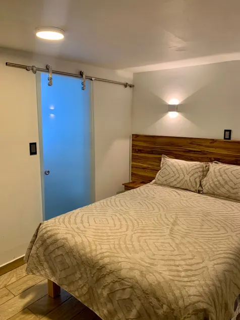 Executive Mini Suite 3 - Image 1