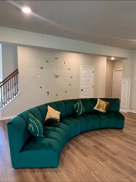 Modern 4 bedrooms Luxury Home - Image 1