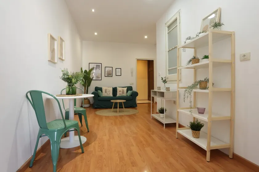 53PAR1013 - 3BR double by Plaza Espanya - Image 1