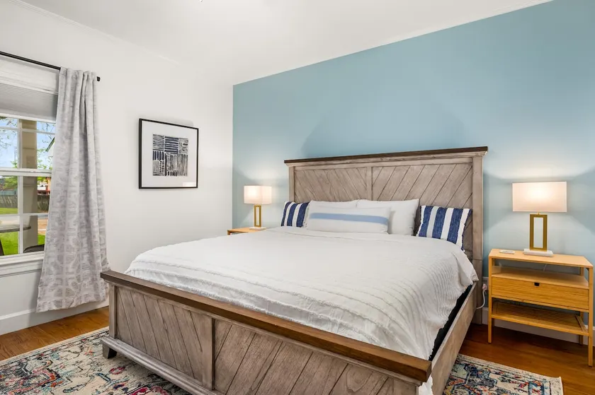 Luxury by The Park | King Beds | Washer & Dryer - Image 1