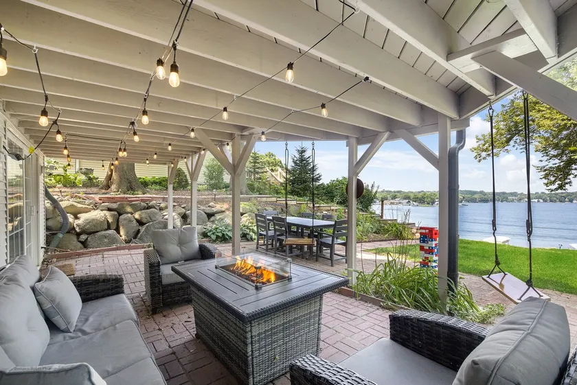 Lakefront Oasis w/ 2 fire pits, game room & kayaks - Image 1