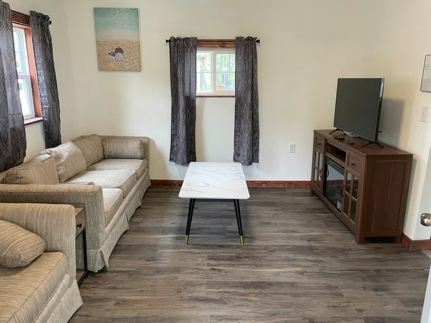 Small 3 beds Cottage With Hot Tub - Image 1