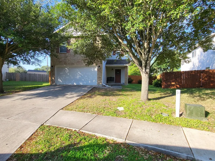 House in San Antonio (Shertz) - Image 1