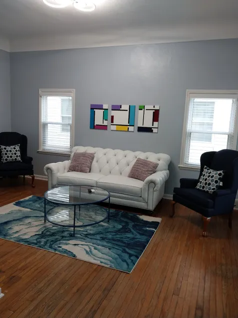 Modern City Bungalow - Image 1