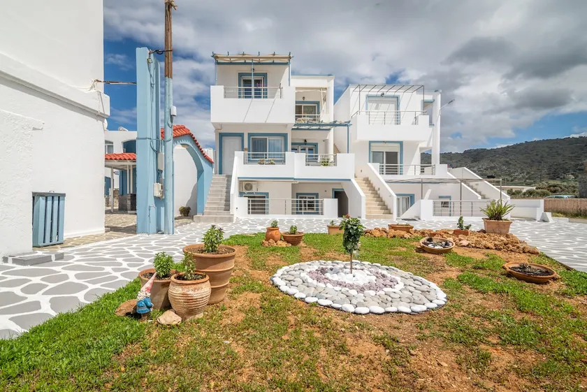 Minoas Apt Next to the Beach - Image 1