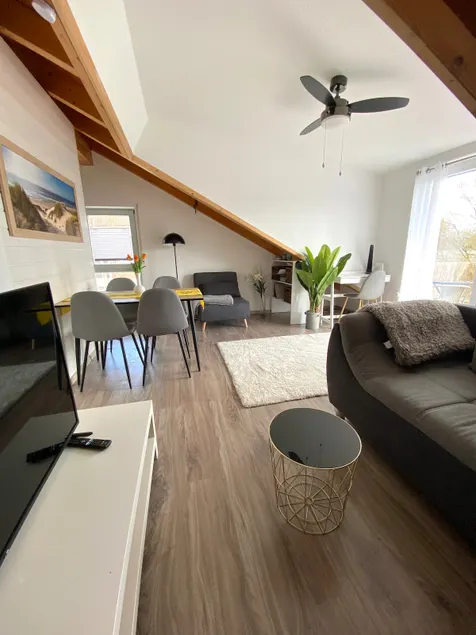 Cozy apartment with balcony - Image 1