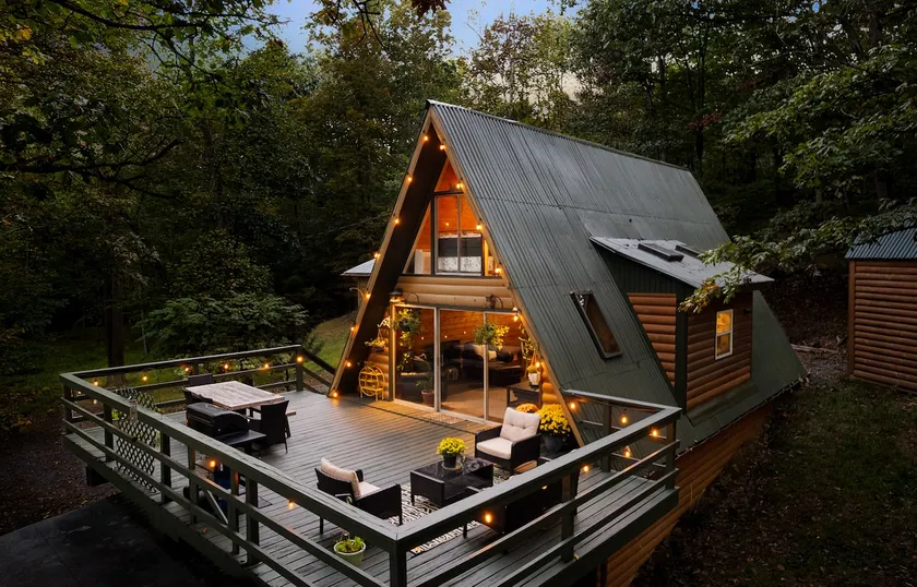 The Wizard's Chalet • Cozy nature escape • Hot Tub - Image 1
